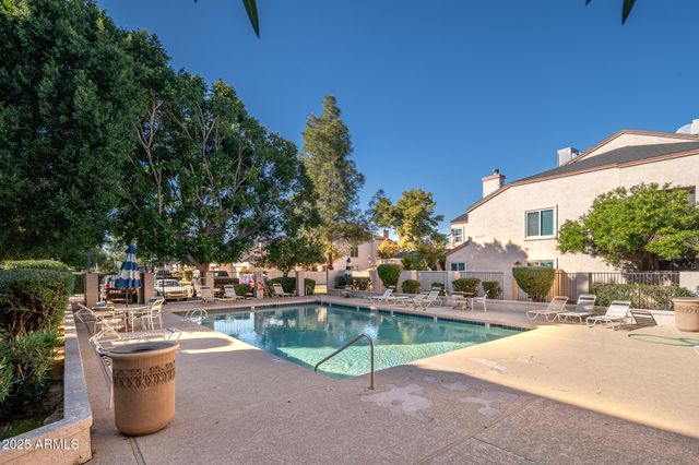 3211 E LAVEY Lane 103, Phoenix, AZ 85032