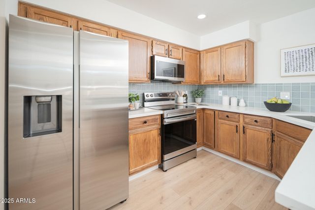 3211 E LAVEY Lane 103, Phoenix, AZ 85032