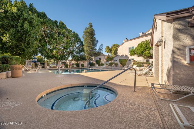 3211 E LAVEY Lane 103, Phoenix, AZ 85032