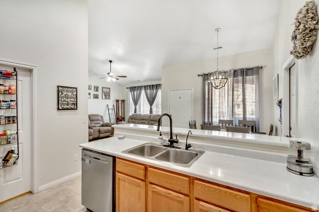 3434 S CRICHTON CV, West Valley City, UT 84128