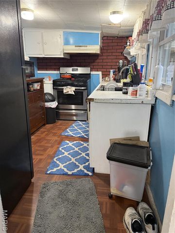 124 E 7th Street, Roxana, IL 62084