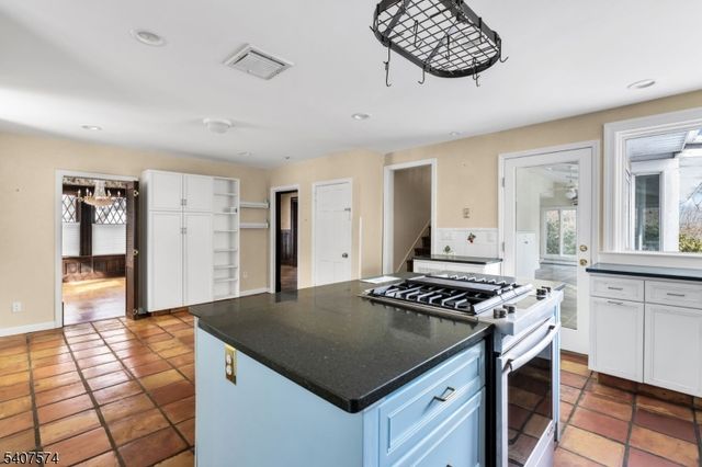 310 Morris Ave, Mountain Lakes Boro, NJ 07046