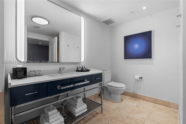 4401 Collins Ave 1709, Miami Beach, FL 33140