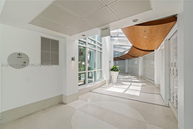 4401 Collins Ave 1709, Miami Beach, FL 33140