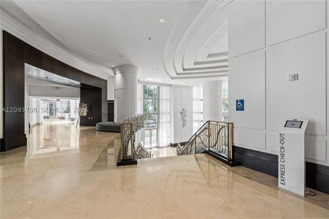 4401 Collins Ave 1709, Miami Beach, FL 33140