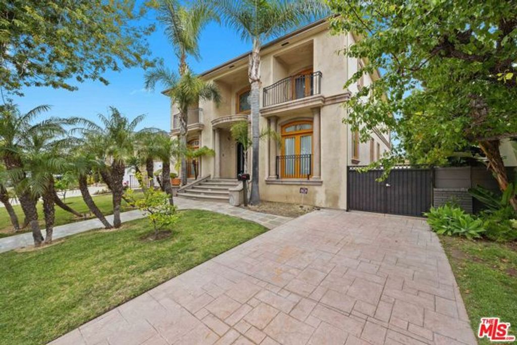 9033 Cresta Drive, Los Angeles, CA 90035