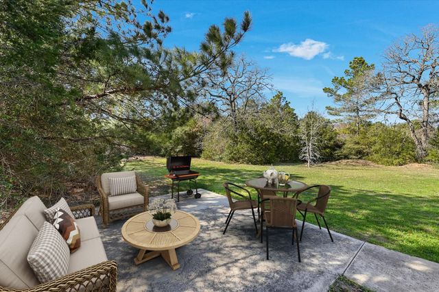 203 Pathfinders WAY, Smithville, TX 78957