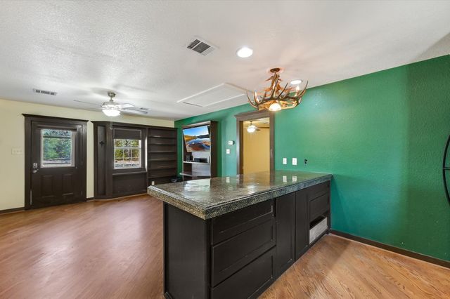 203 Pathfinders WAY, Smithville, TX 78957