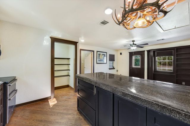 203 Pathfinders WAY, Smithville, TX 78957