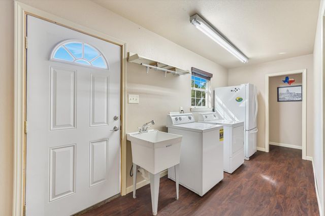 203 Pathfinders WAY, Smithville, TX 78957