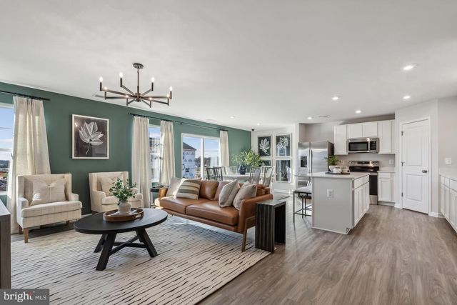 195 ATWATER RD, Charles Town, WV 25414