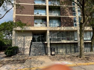 1043 S York Road 403, Bensenville, IL 60106