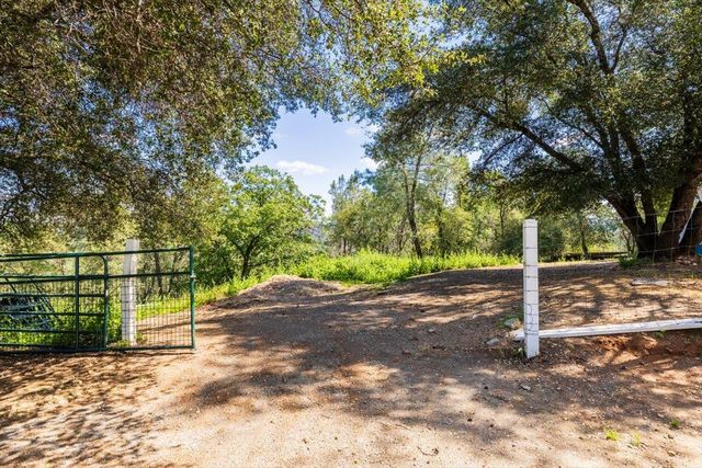 1200 W El Largo Dr, Placerville, CA 95667