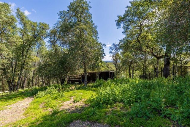 1200 W El Largo Dr, Placerville, CA 95667
