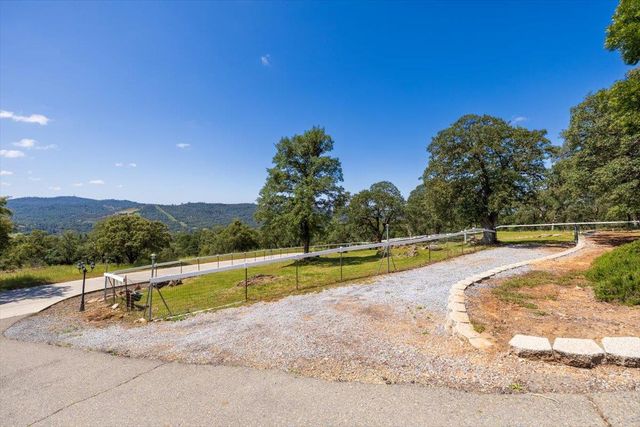 1200 W El Largo Dr, Placerville, CA 95667