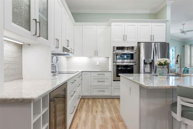 211 VISTA DEL LAGO WAY, Venice, FL 34292