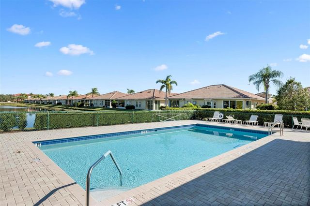 211 VISTA DEL LAGO WAY, Venice, FL 34292