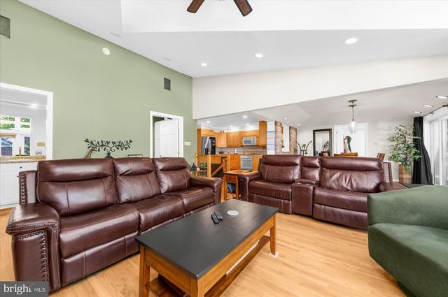 1212 OLD MILL RD, Reading, PA 19610