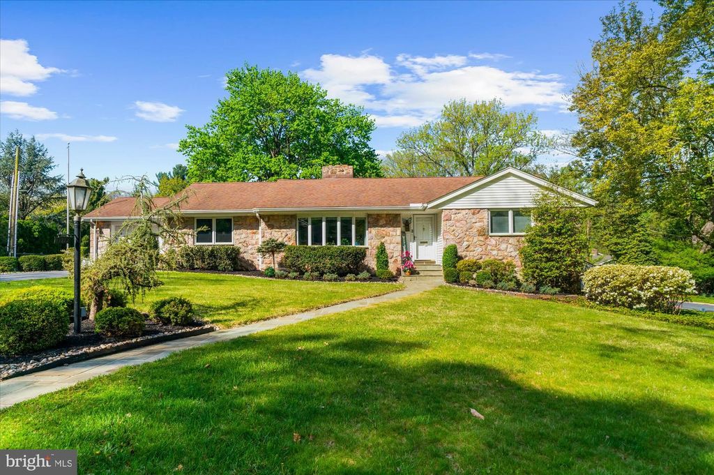1212 OLD MILL RD, Reading, PA 19610