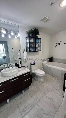 244 Biscayne Blvd 1707, Miami, FL 33132