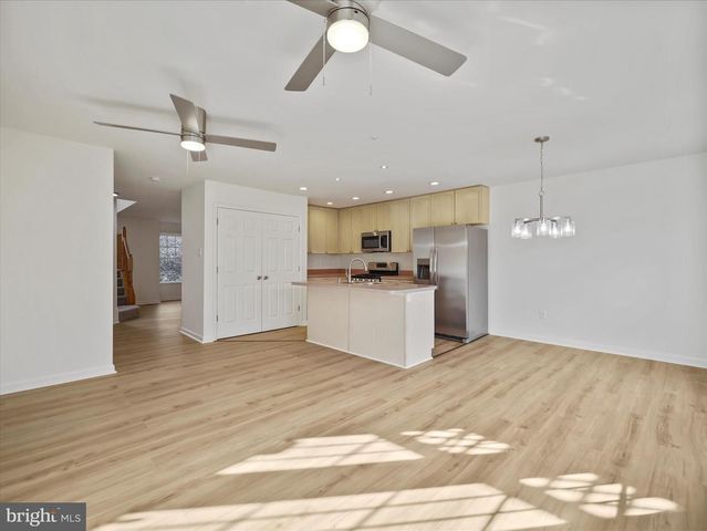 1123 LINDSAY LN, Hagerstown, MD 21742