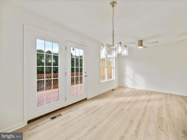 1123 LINDSAY LN, Hagerstown, MD 21742