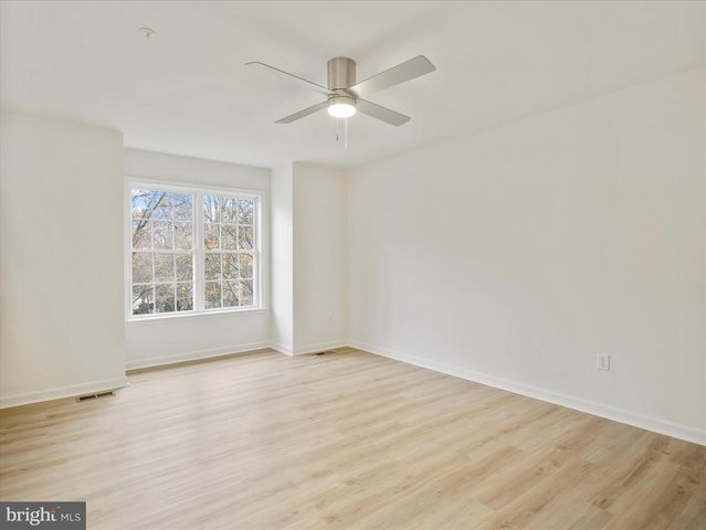 1123 LINDSAY LN, Hagerstown, MD 21742