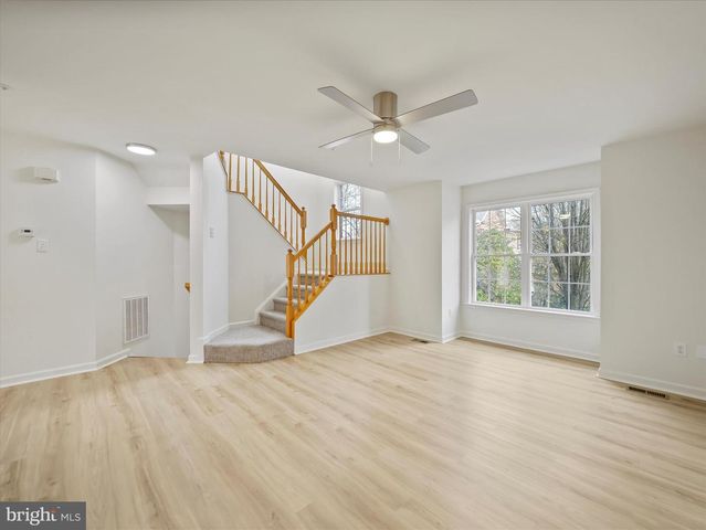 1123 LINDSAY LN, Hagerstown, MD 21742