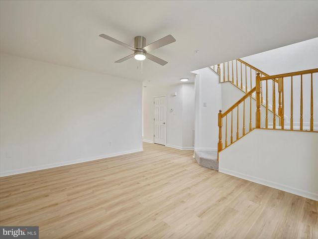 1123 LINDSAY LN, Hagerstown, MD 21742