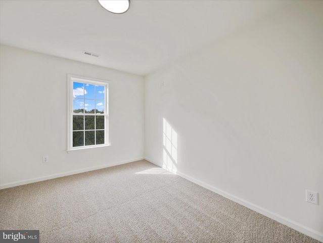 1123 LINDSAY LN, Hagerstown, MD 21742