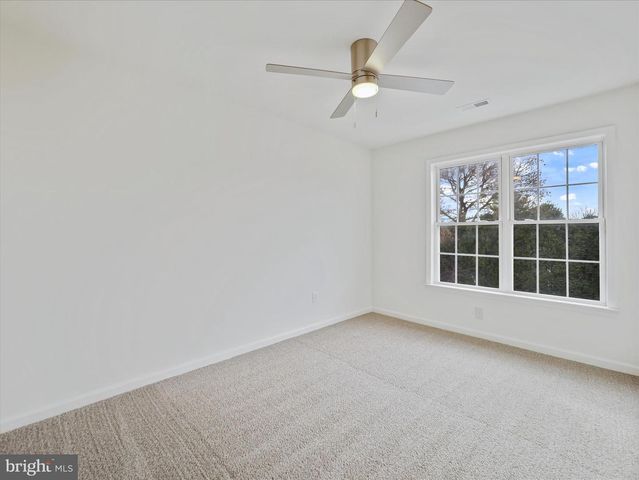 1123 LINDSAY LN, Hagerstown, MD 21742