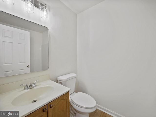 1123 LINDSAY LN, Hagerstown, MD 21742