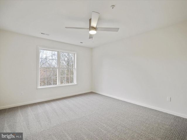 1123 LINDSAY LN, Hagerstown, MD 21742