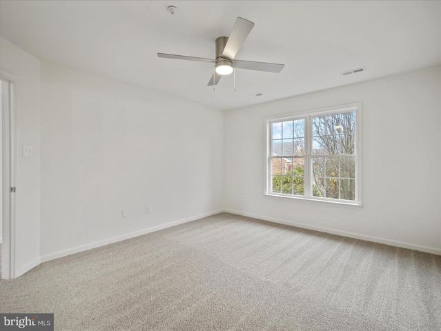 1123 LINDSAY LN, Hagerstown, MD 21742