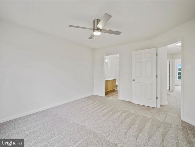 1123 LINDSAY LN, Hagerstown, MD 21742