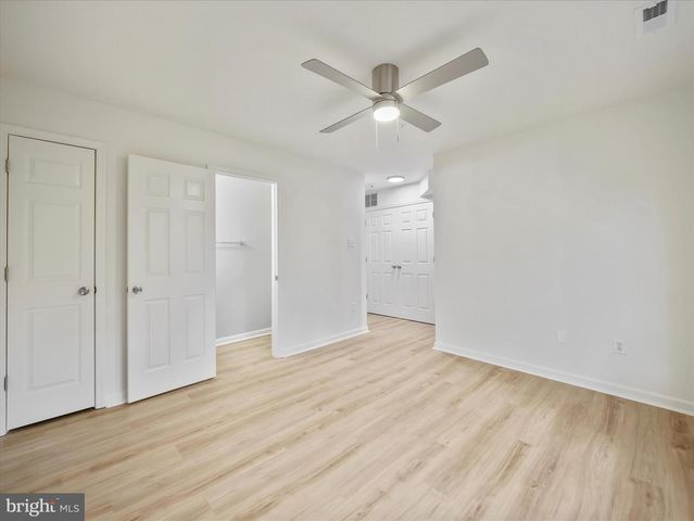 1123 LINDSAY LN, Hagerstown, MD 21742