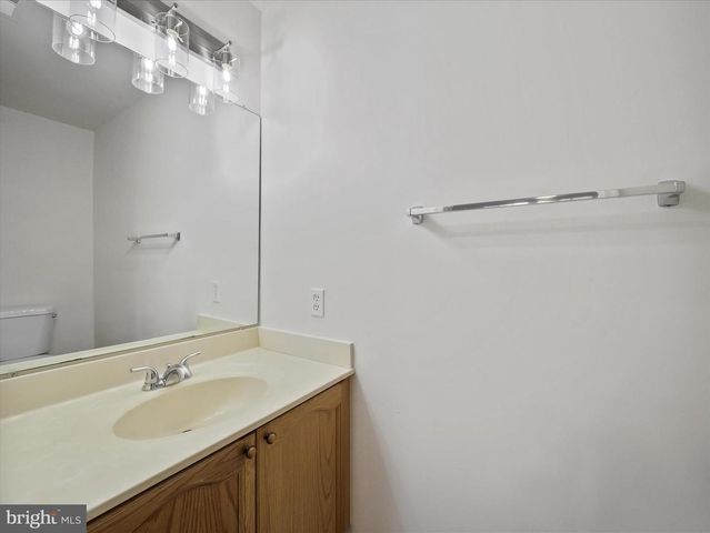 1123 LINDSAY LN, Hagerstown, MD 21742