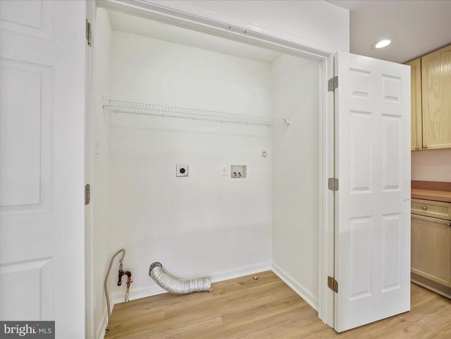 1123 LINDSAY LN, Hagerstown, MD 21742