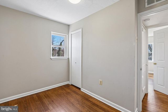 2328 FORT DR, Alexandria, VA 22303