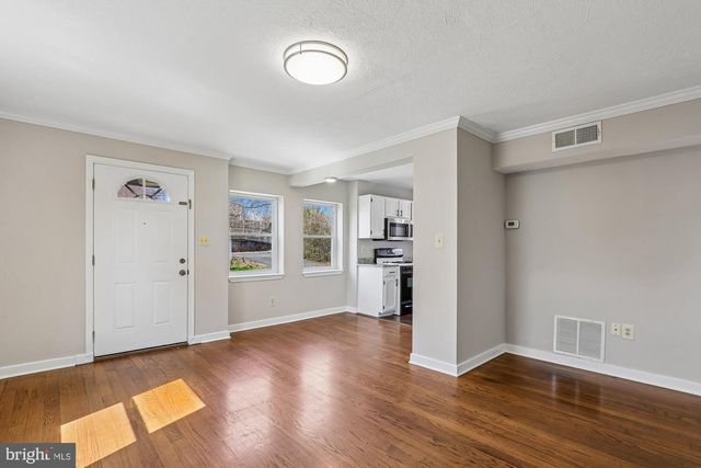 2328 FORT DR, Alexandria, VA 22303