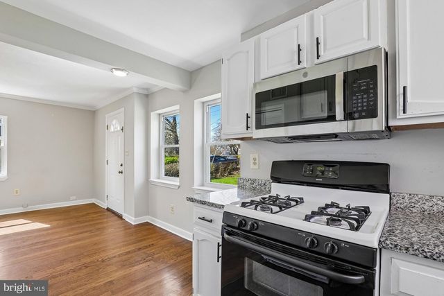 2328 FORT DR, Alexandria, VA 22303