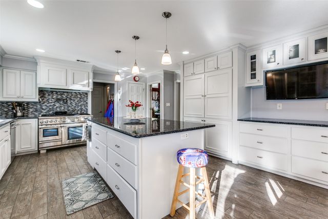 3706 Oakridge Circle, Garland, TX 75040