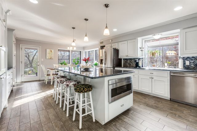 3706 Oakridge Circle, Garland, TX 75040