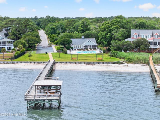 6122 River Sound Circle, Southport, NC 28461