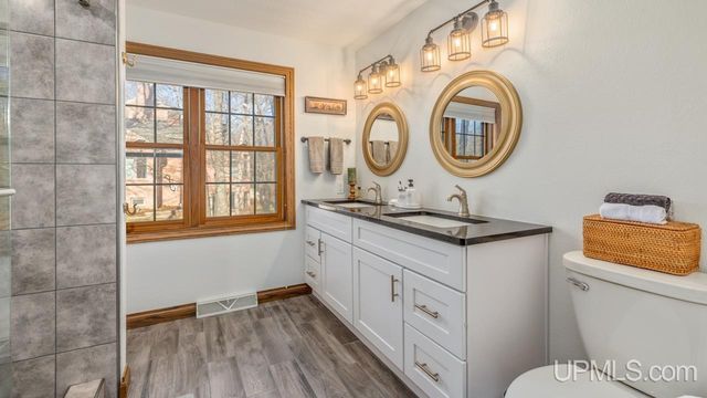 N3860 N Grand Oak Drive, Iron Mountain, MI 49801