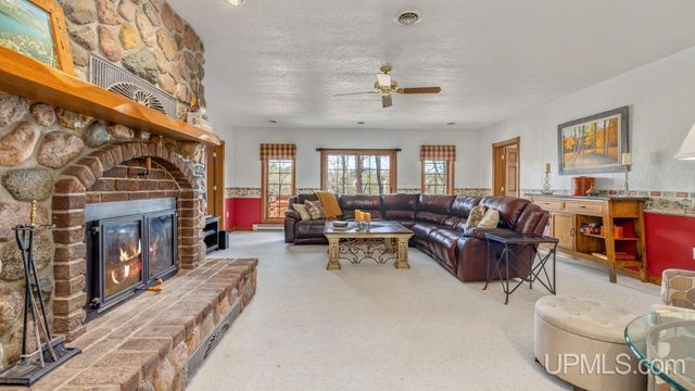 N3860 N Grand Oak Drive, Iron Mountain, MI 49801