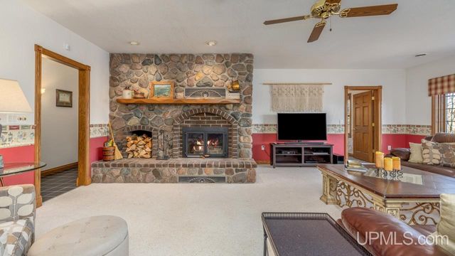 N3860 N Grand Oak Drive, Iron Mountain, MI 49801