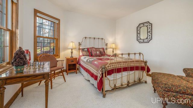 N3860 N Grand Oak Drive, Iron Mountain, MI 49801