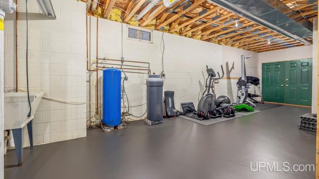 N3860 N Grand Oak Drive, Iron Mountain, MI 49801