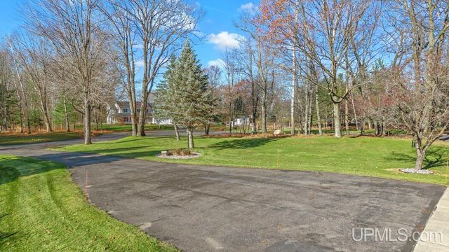 N3860 N Grand Oak Drive, Iron Mountain, MI 49801